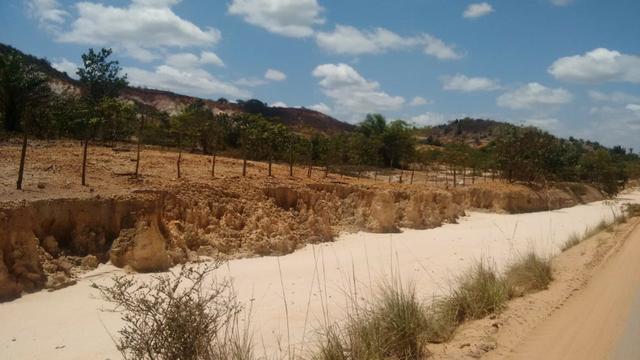 Vende-se um Terreno - Foto 2