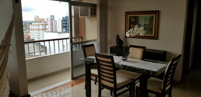 Apartamento no centro da cidade em prédio com infraestrutura