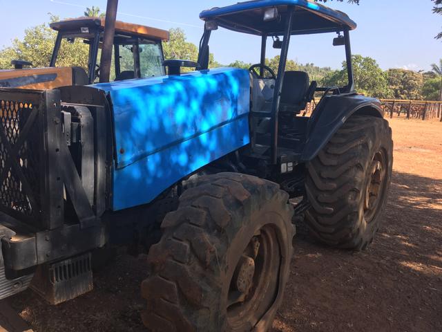 Trator Valtra BM 110 4x4 ano 2010 - Foto 3