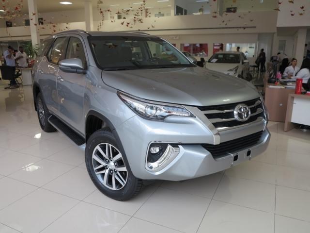 TOYOTA HILUX SW4 2.8 SRX 4X4 16V TURBO 2019