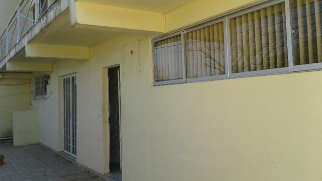 Aluga-se sobrado comercial no Capão da Imbuia - Foto 5