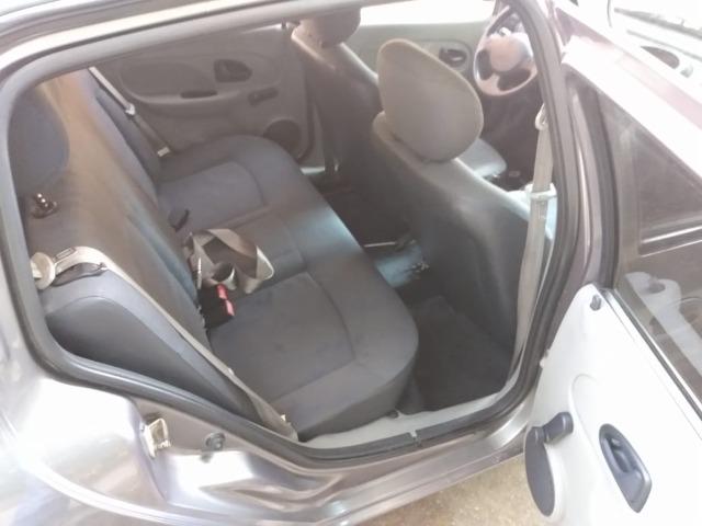 Renault Clio sedan 4 portas 2006 - Foto 12