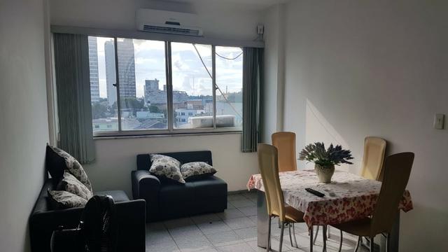 Apartamento mobiliado, 3 qts, 3 ar condicionado, salar com ar, 3 banheiros - Bairro centro
