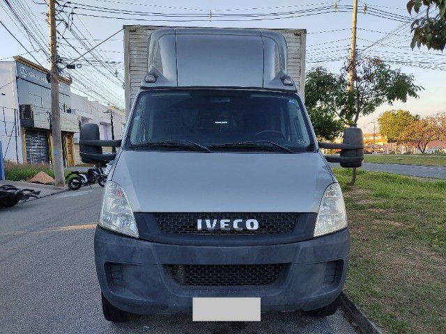 IVECO DAILY HD 70C17 2014   PARCELAMOS  