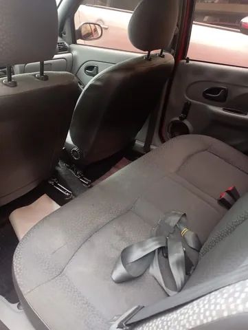 Vendo Clio hatch 4 portas completo