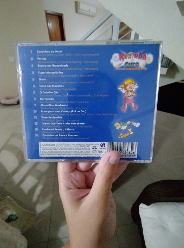 Todos os dvds da Xuxa e um cd da Xuxinha e Guto contra os monstros do espaço 