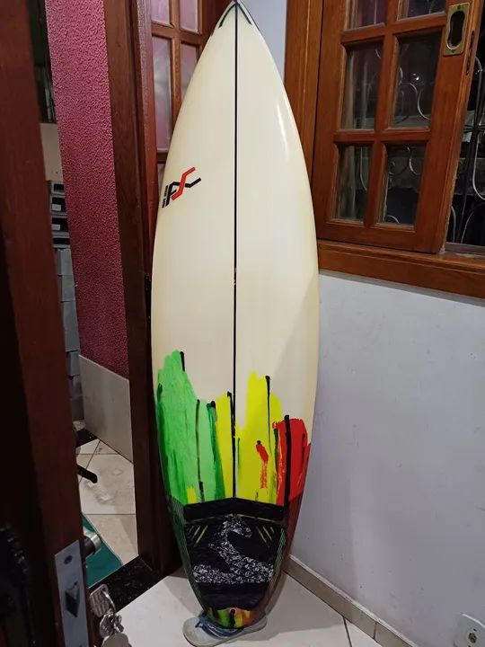 Prancha seminova 5.10 AXC 3 quilhas Fcs 2 completa 