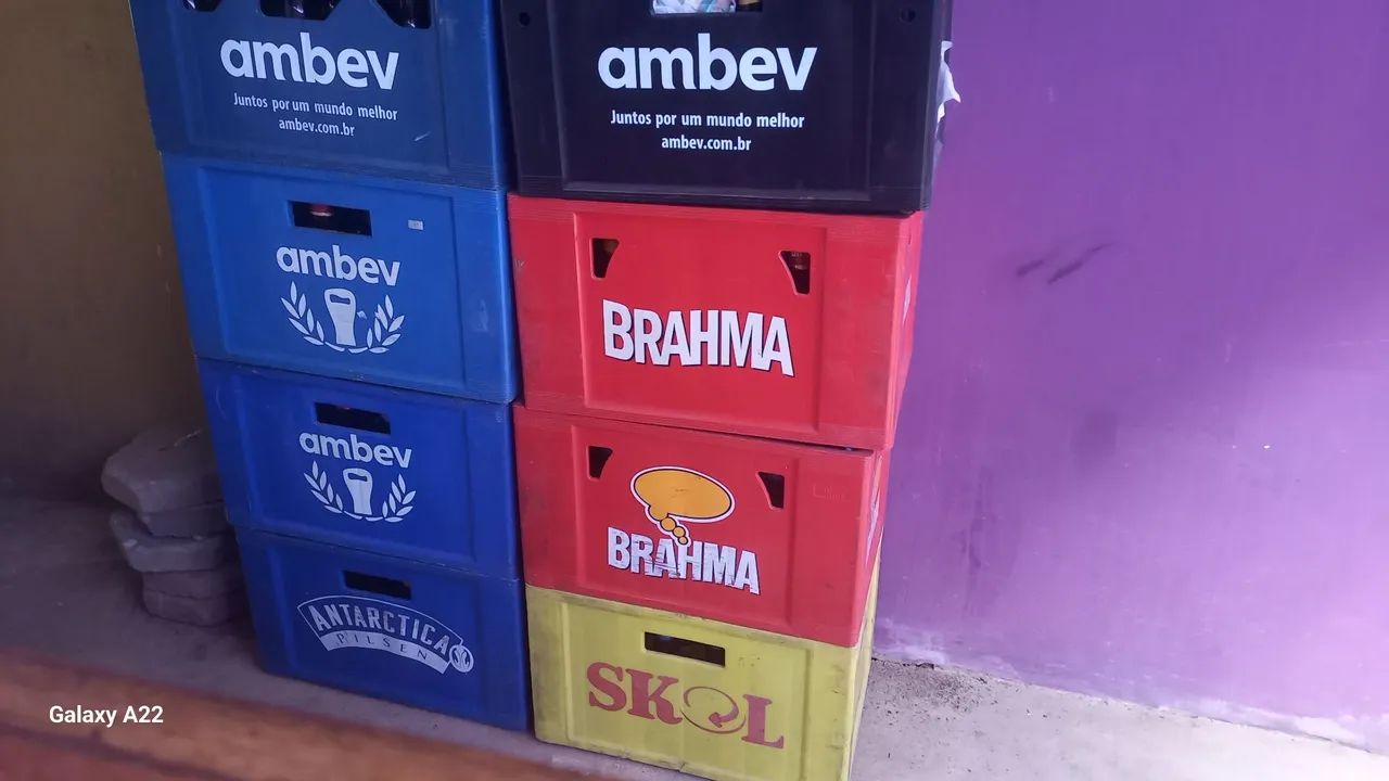 Lote de caixas de cerveja 600ml total 9 cx - Foto 2