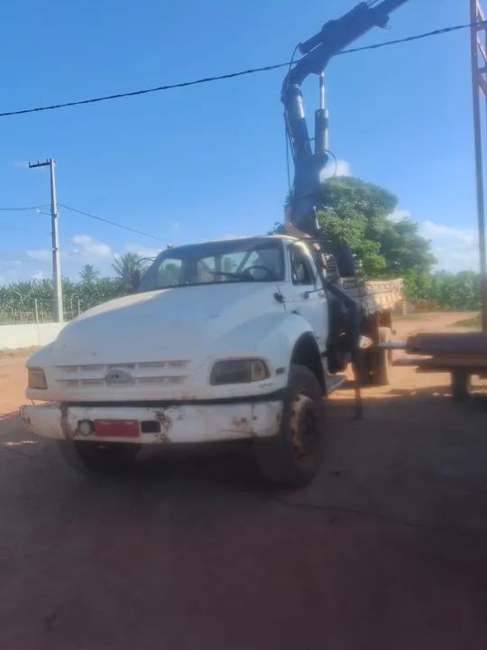 Caminhão Ford f12000 - Foto 3
