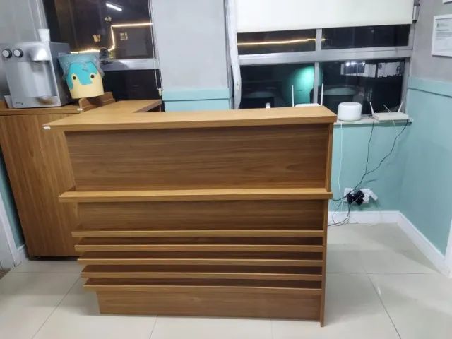 balcão em l ripado amadeirado  - Foto 3