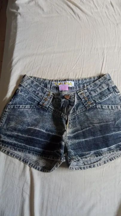2 Shorts Jeans Feminino de marca no preço de um