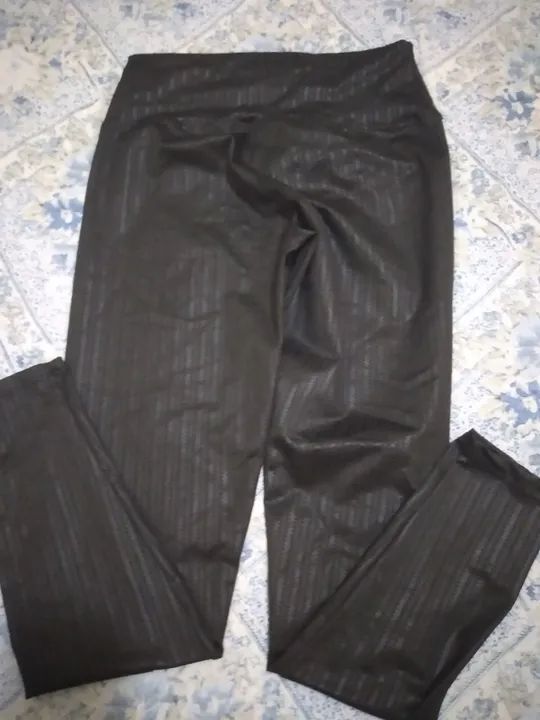Calça de elastano  Preta - Tamanho M - Foto 2