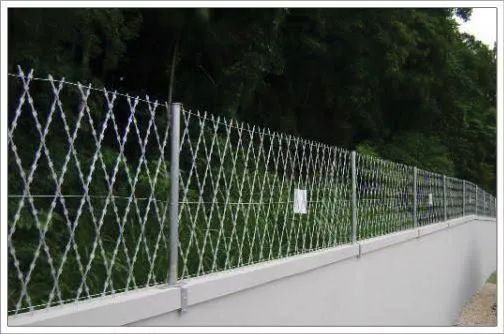 Tela laminada cerca cortante 1mt de altura 