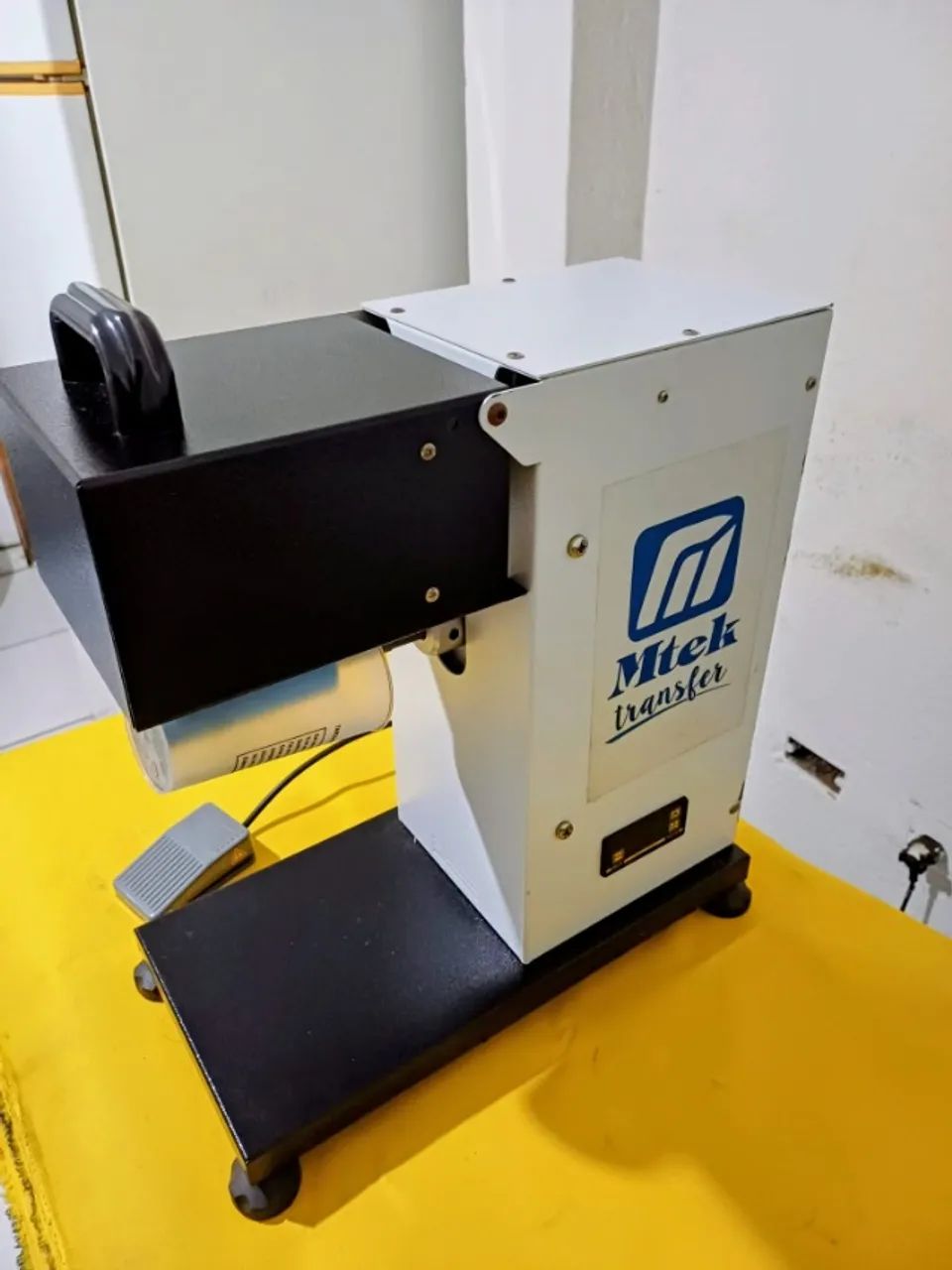 MÁQUINA DE GRAVAR COPOS - TRANSFER 