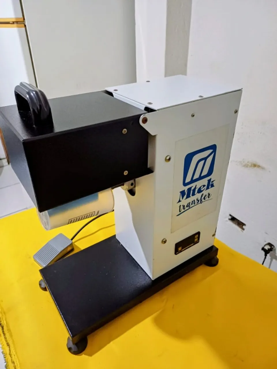 MÁQUINA DE GRAVAR COPOS - TRANSFER 
