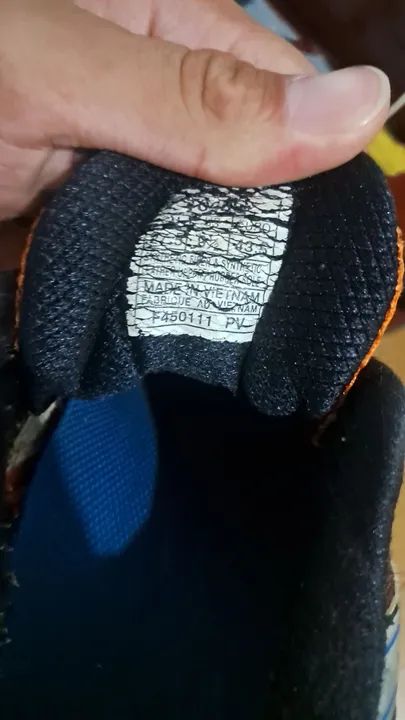 Tênis Asics laranja e azul - Foto 4