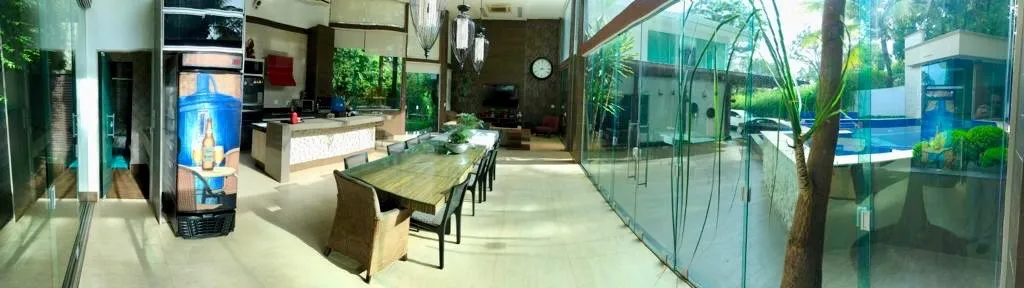 Casa de condomínio para venda tem 700 metros quadrados com 4 quartos