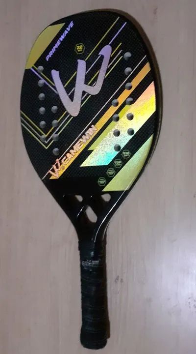 Vendo uma raquete de beach pouco usada 