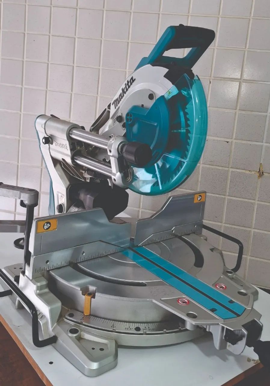 MAKITA LS-1019 - MITER SAW WITH LASER