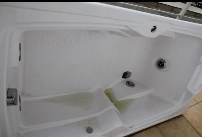 Banheira hidro com ralo suíte Master 