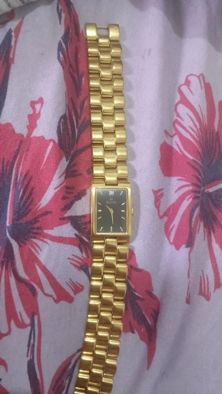 Relógio de pulso feminino dourado - Foto 2