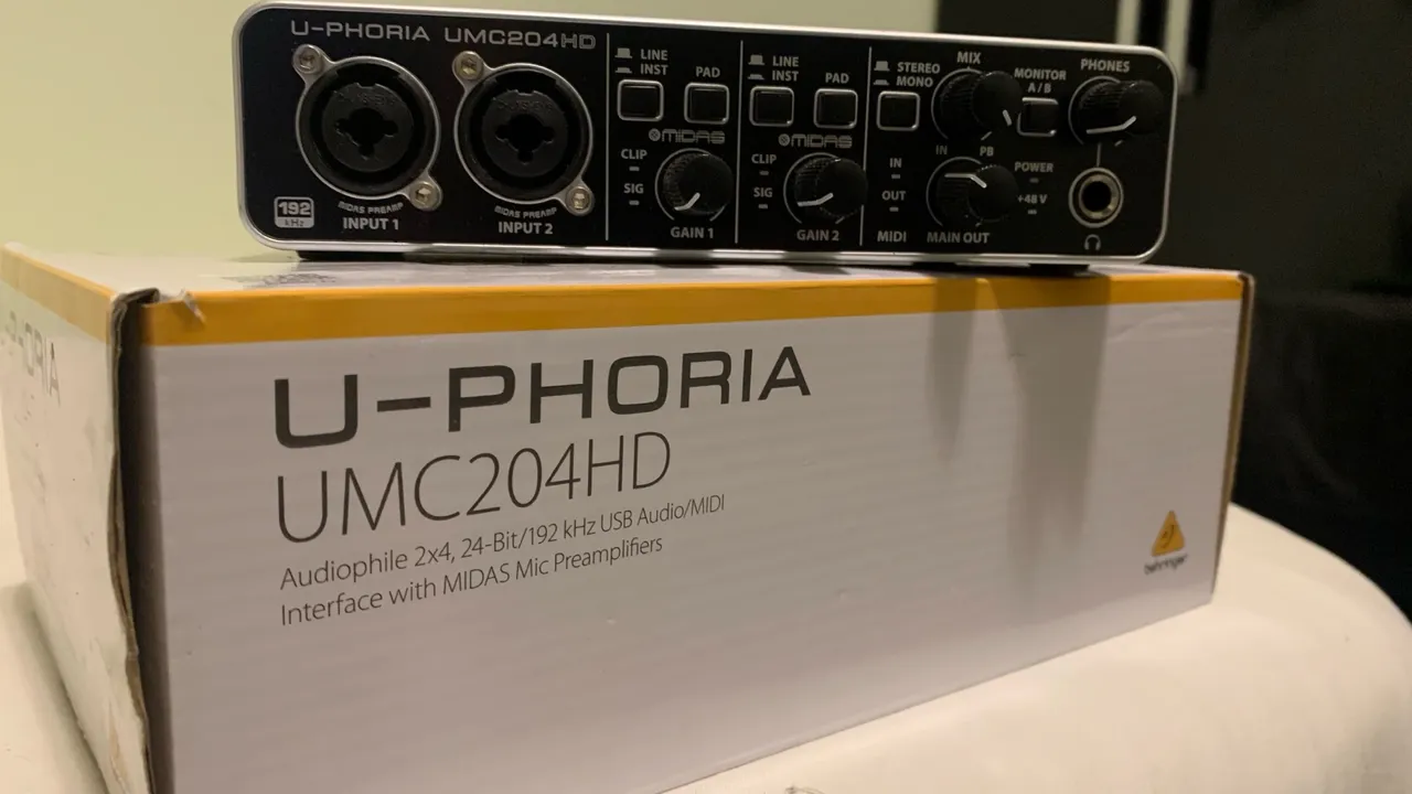 Behringer U-phoria UMC204HD