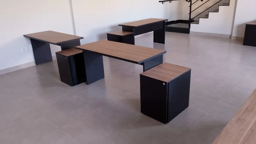 MESA RETA + GAVETEIRO