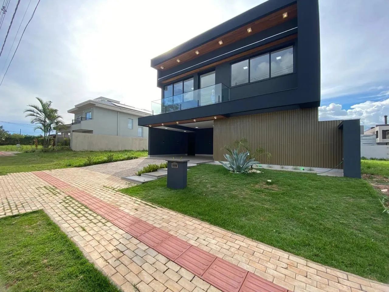Viva o Luxo e Conforto no Alphaville III  Sobrado Exclusivo com Piscina Privativa! - Foto 2