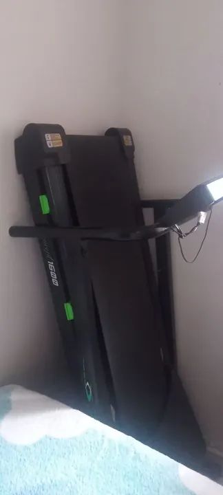 Vendo uma esteira e um elíptico 