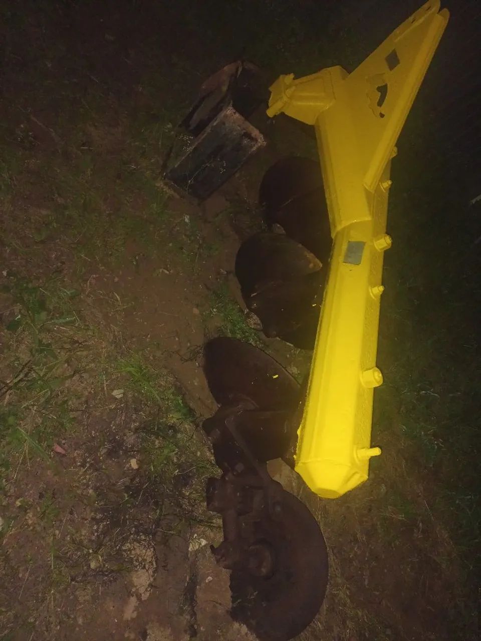 Arado tatu 3bacia bom em uso  - Foto 3