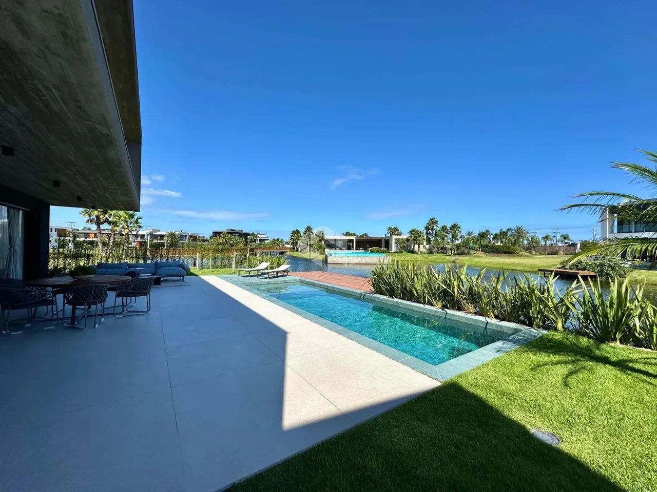 Casa 5 suítes com piscina no condomínio SENSE em Xangri-lá