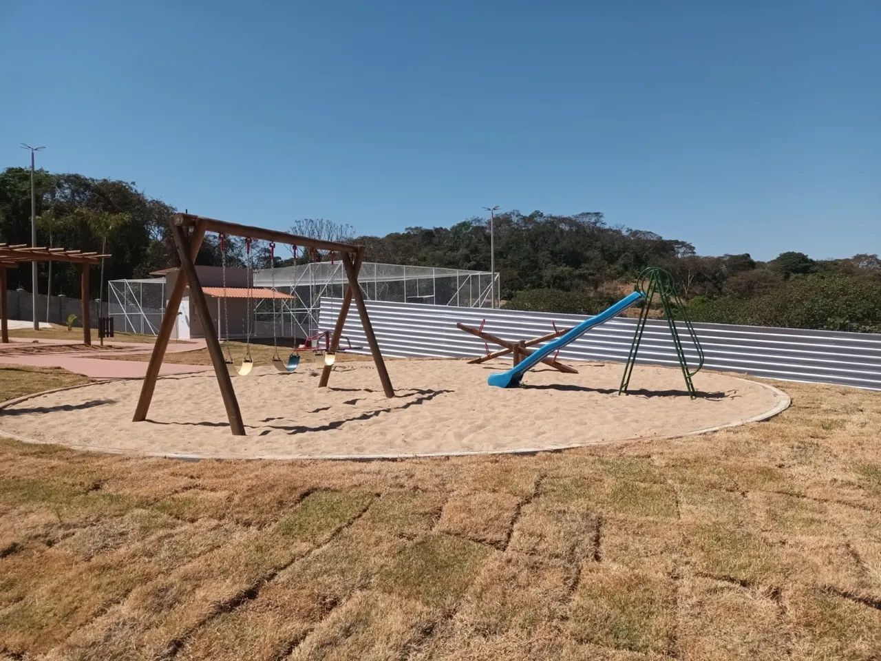 Lotes a prestação Prox. Daia é do posto presidente BR.153 Anápolis  - Foto 4