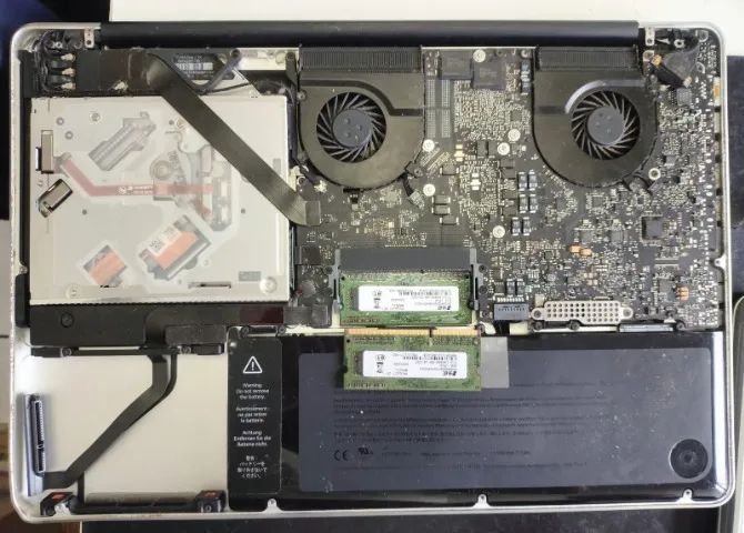 Macbook Pro 2011 15" 4GB memória Não está ligando - Foto 3