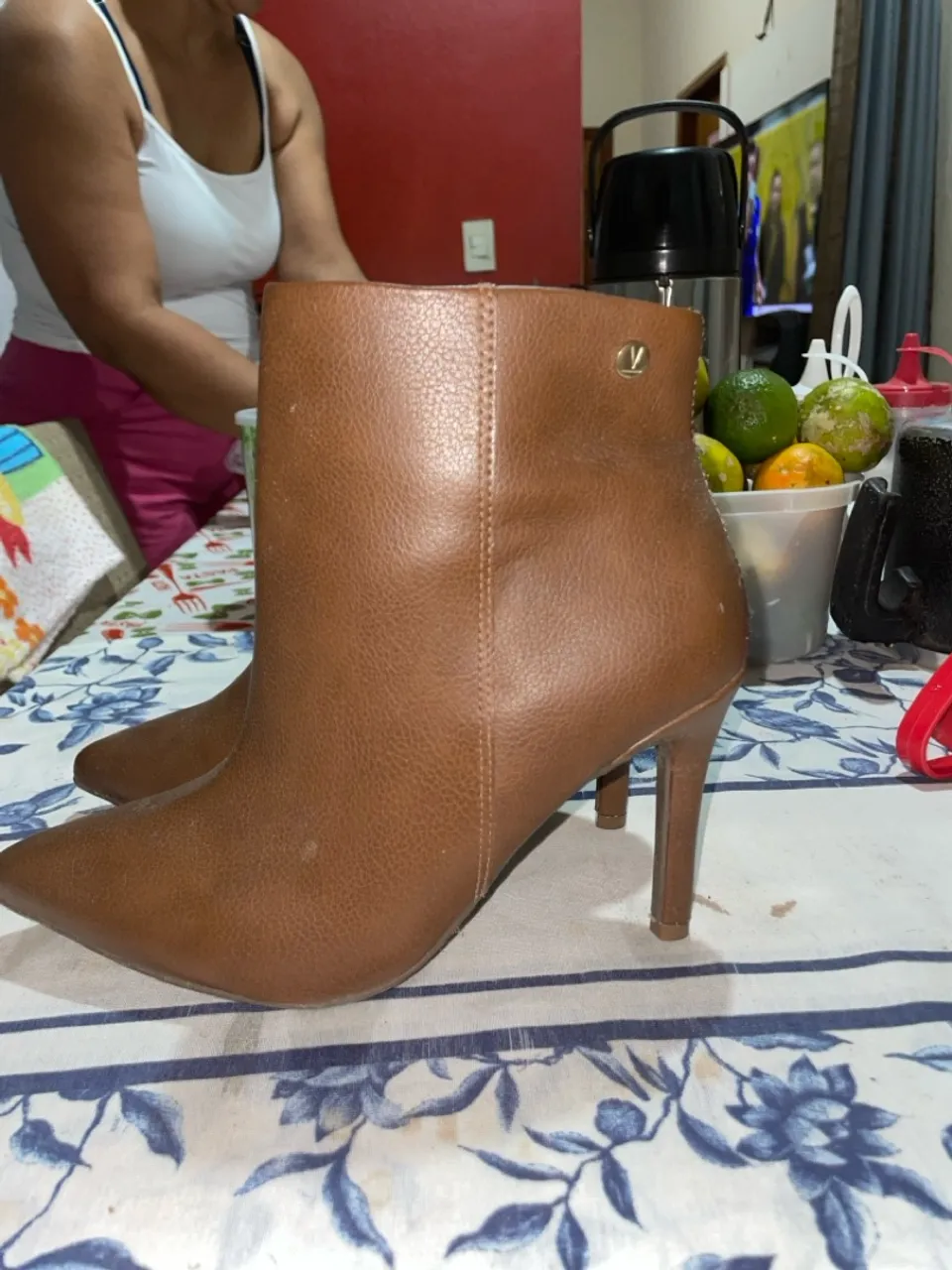 Bota feminina cano curto marrom