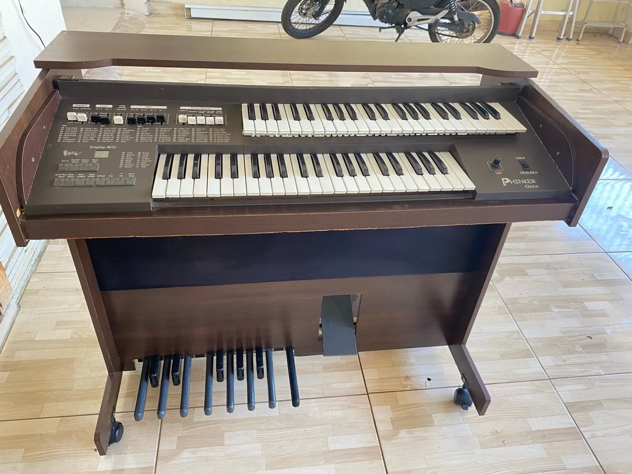 Vendo órgão musical