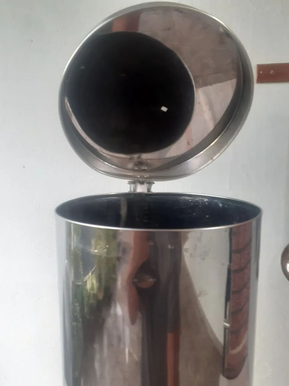 Lixeira aço inox 71 cm x 23 cm conservada - Foto 5