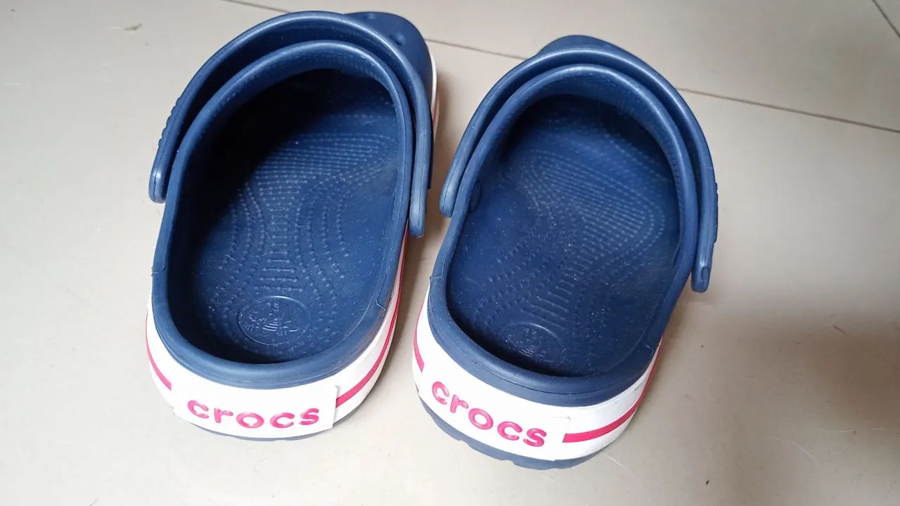 Sandália Crocs Azul 35 - Foto 4