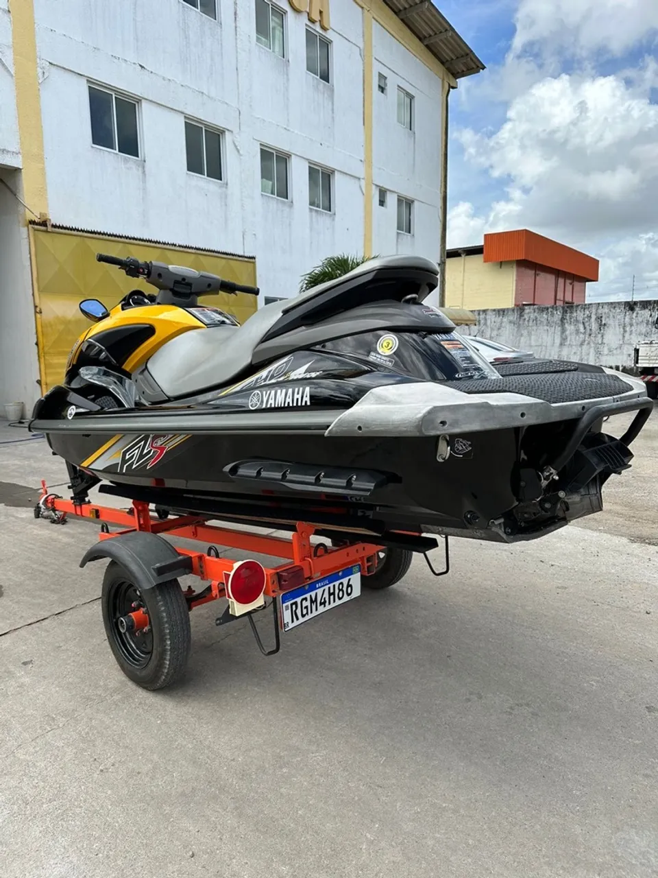 Yamaha sho fzs 2012