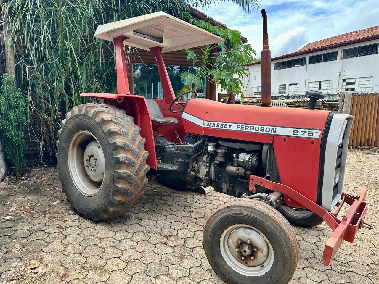 Trator Massey Ferguson 275