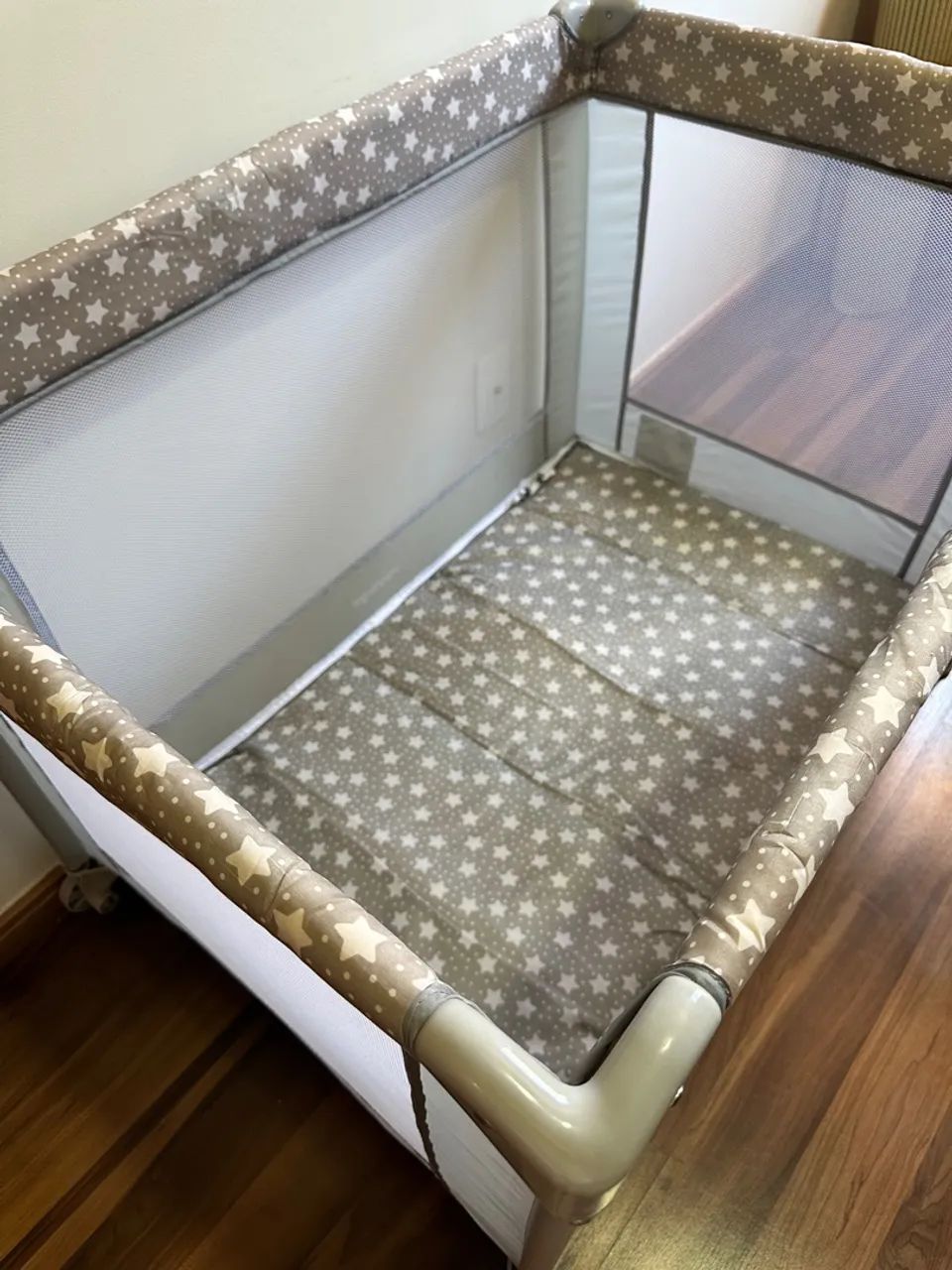 Berço Portátil com Estampa de Estrelas - Foto 5