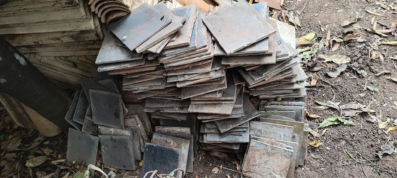 Ardósia em bom estado - ideal para piso ou artesanato<br>