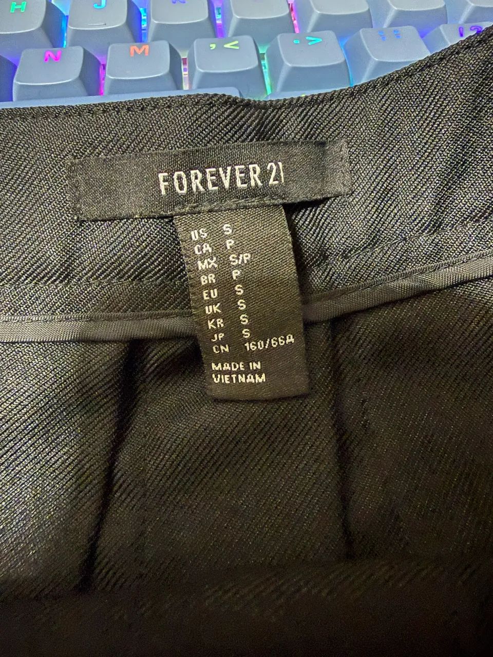 Saia estilo colegial - forever 21 - Foto 2