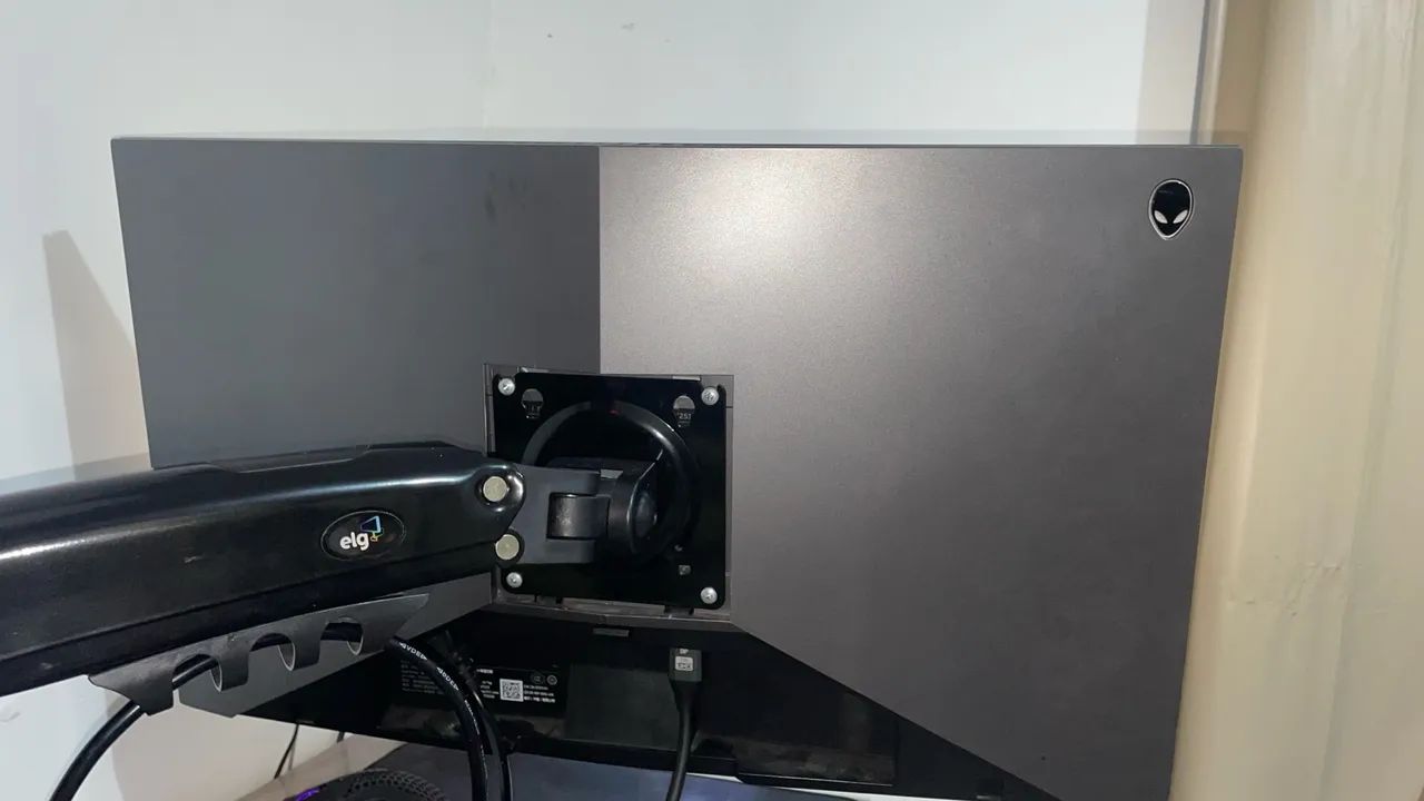 Monitor Alienware AW2518HF 240Hz - Com defeito no painel + Base original Perfeita - Foto 3