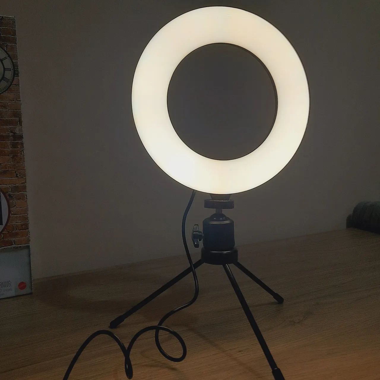 RING LIGHT PEQUENO COM 3 TONS DE LUZ. - Foto 3