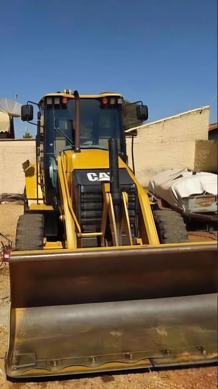 RETROESCAVADEIRA CATERPILLAR MODELO 416F2 4X4 ANO 2017 - Foto 3