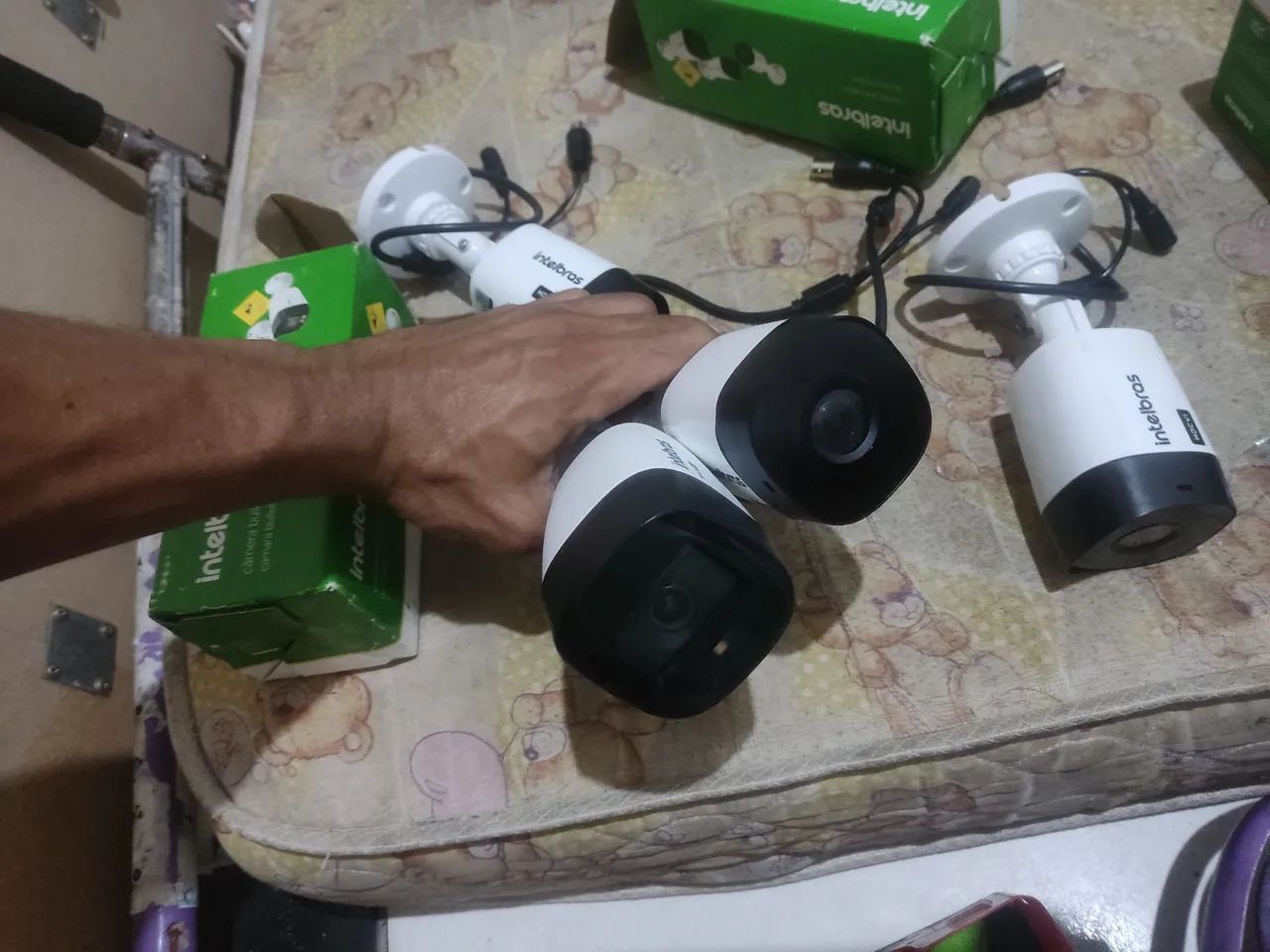 DVR e câmeras Intelbras 