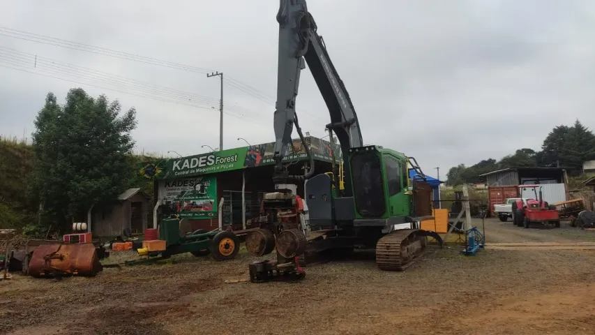 trator florestal log max harvester