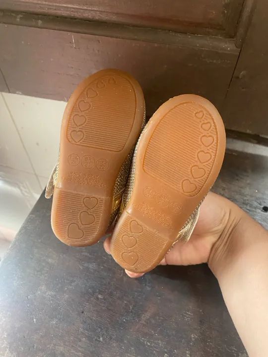 Sapatilhas Douradas Molekinha com Laço - Foto 6