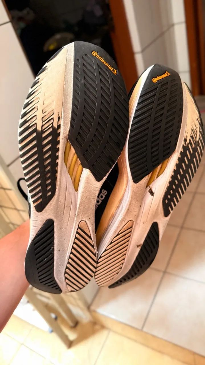 Tênis Adizero Boston 10 Preto - Número 43 - Foto 4