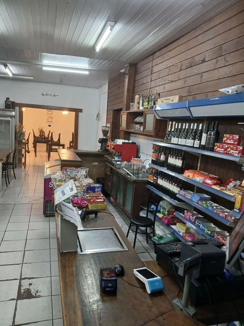 Vendo tradicional mercearia no menino deus 